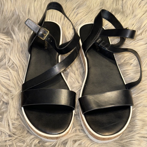 EUC Marc Fisher Grandie Treaded Flatform Wedge Sandals Black Size 9 - Picture 2 of 8